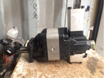 Насос подъема кузова (с клапаном HXF33Q-E20L-YT) H/SH HOWO (ХОВО) P5100-G100YC фото 1 Сочи